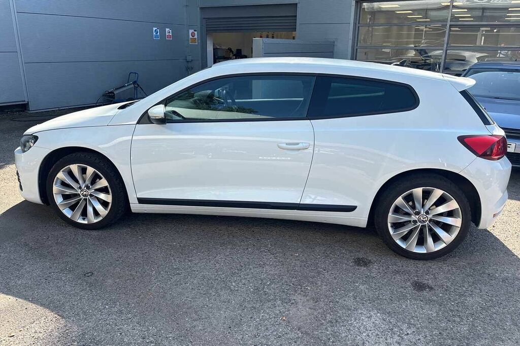 Volkswagen Scirocco 1.4 Tsi Bluemotion Tech Gt VE67KYW White #4
