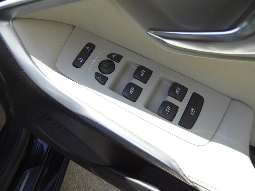 Volvo V40 D4 190 R Design Lux Nav Geartronic Blue #23