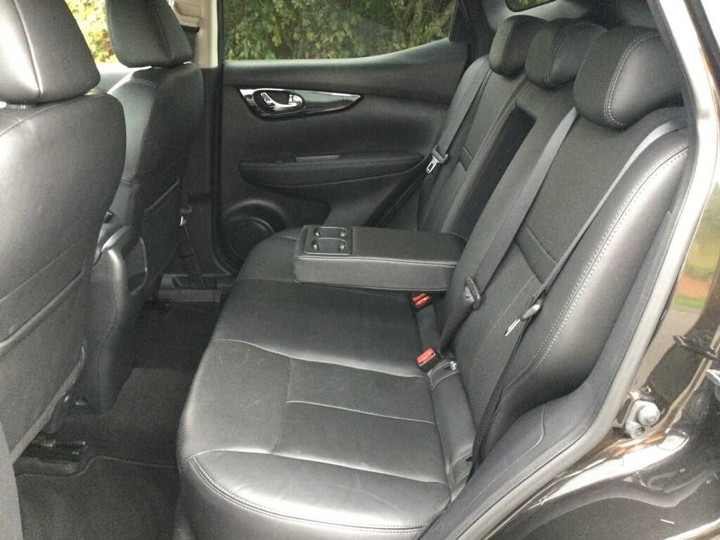 Nissan Qashqai 1.2 Dig-t Tekna Non-panoramic Xtronic Black #4