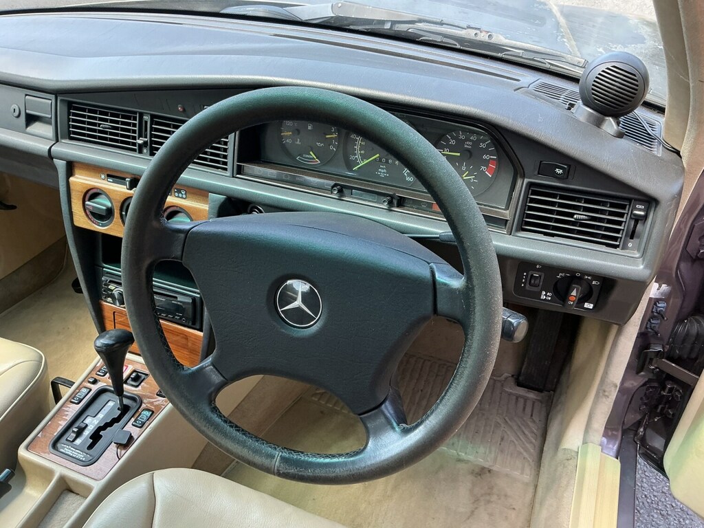 Mercedes-Benz 190 190E 2.6 #4