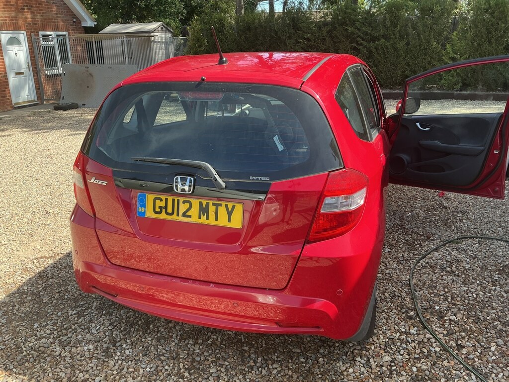 Honda Jazz 1.4 I-vtec Es Cvt Red