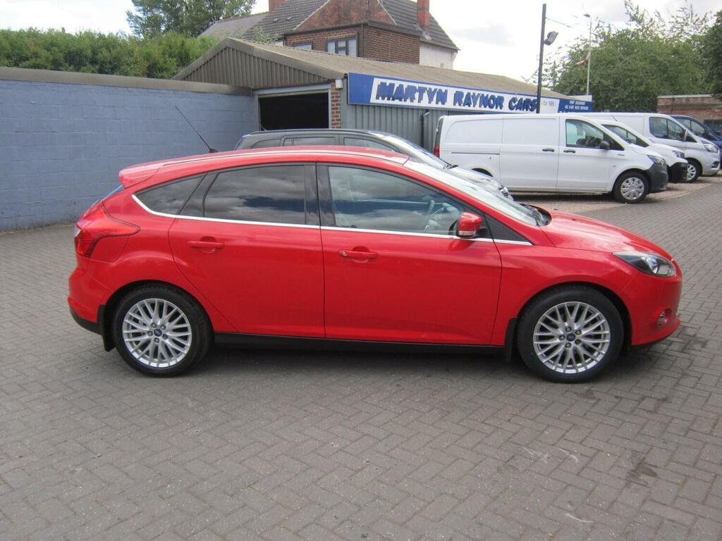 Ford Focus 1.0 125 Ecoboost Zetec Red #4
