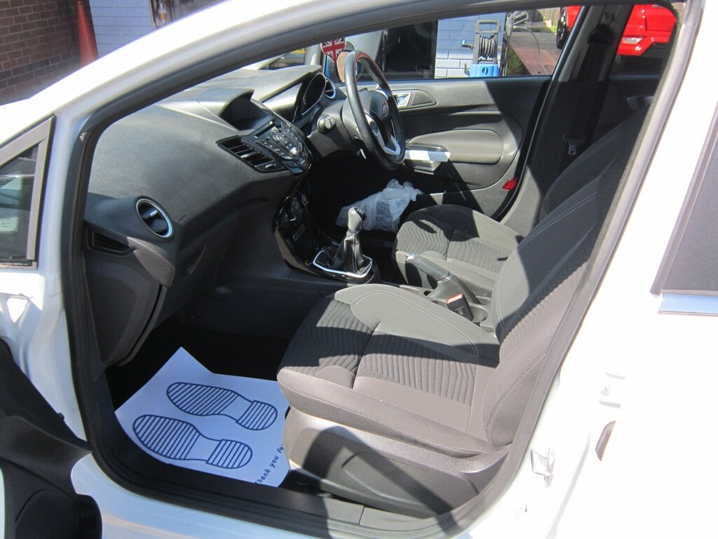 Ford Fiesta 1.5 Tdci 75 Zetec 2016 Eu6 Silver #16