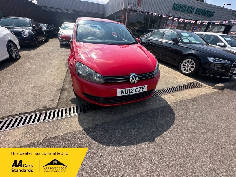 Volkswagen Golf Match Tsi Dsg Red #2