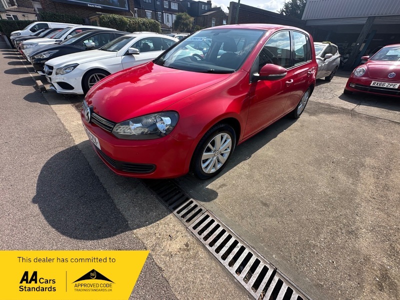 Volkswagen Golf Match Tsi Dsg Red #4
