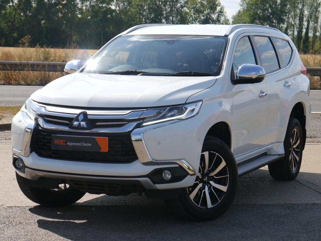 Mitsubishi Shogun Sport 2.4L 4 White #11