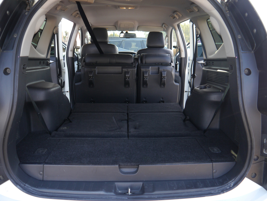 Mitsubishi Shogun Sport 2.4L 4 White #13