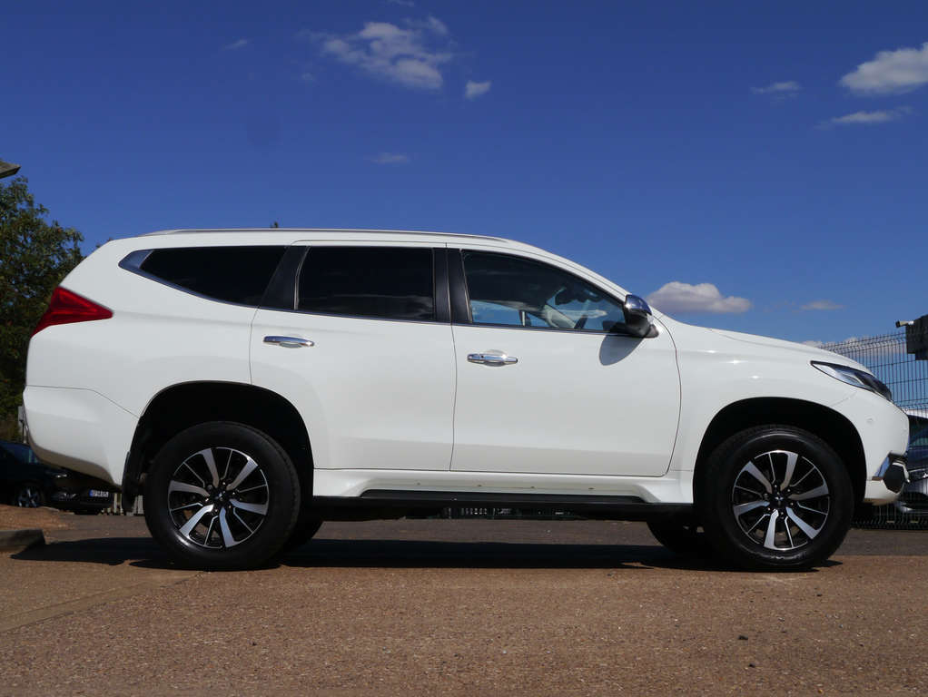 Mitsubishi Shogun Sport 2.4L 4 White #7