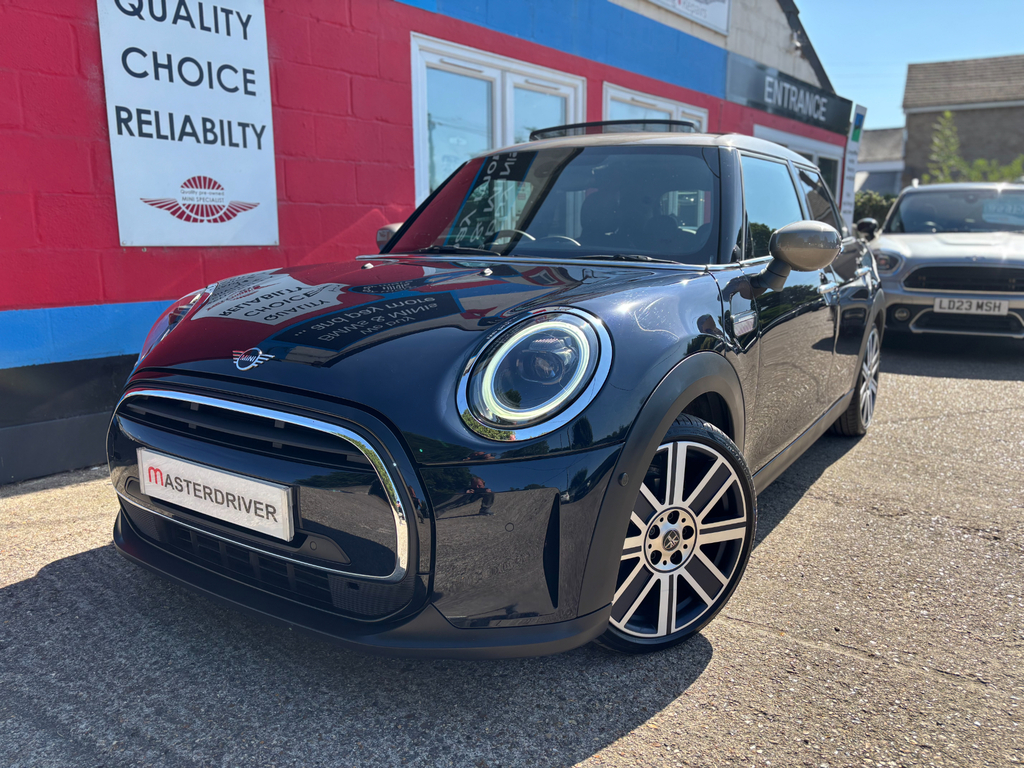 Mini Hatch 1.5 Cooper Exclusive Hatchback Steptron KN72GXC