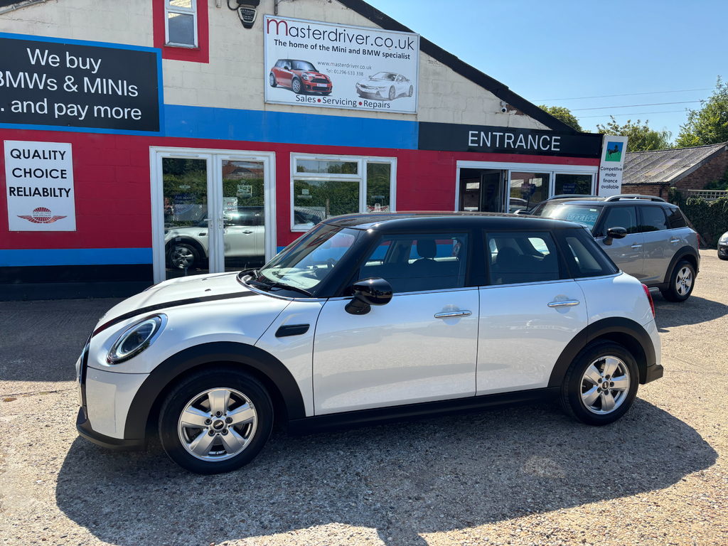 Mini Hatch 1.5 Cooper Classic Hatchback Steptronic AJ23XLK #3