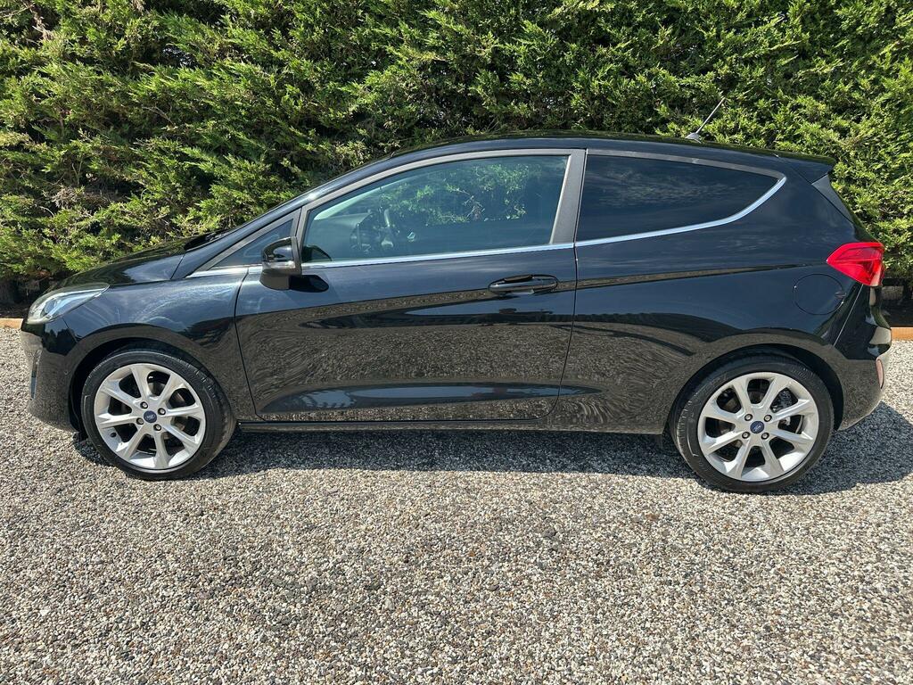 Ford Fiesta Titanium Black #5