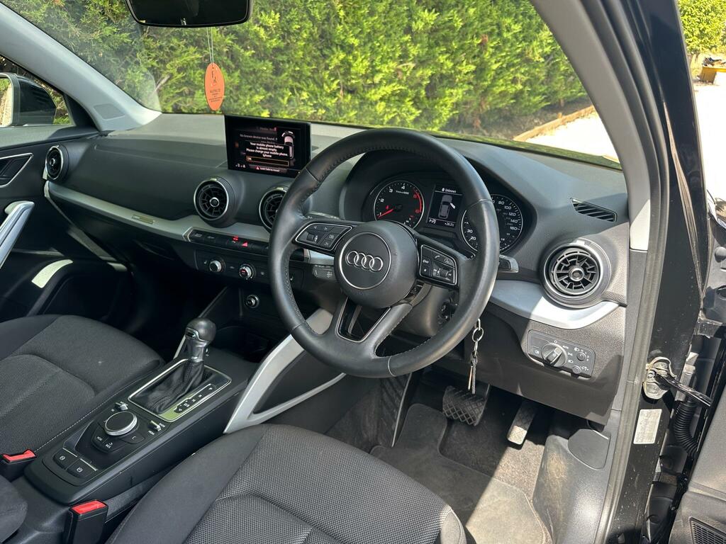 Audi Q2 Sport Black #3