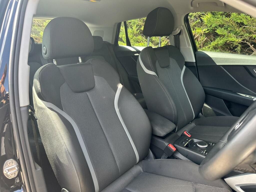 Audi Q2 Sport Black #4