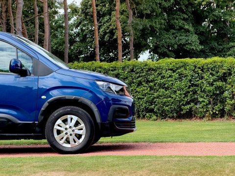 Peugeot Rifter 1.5 Bluehdi Allure Premium Standard Mpv Grey #22