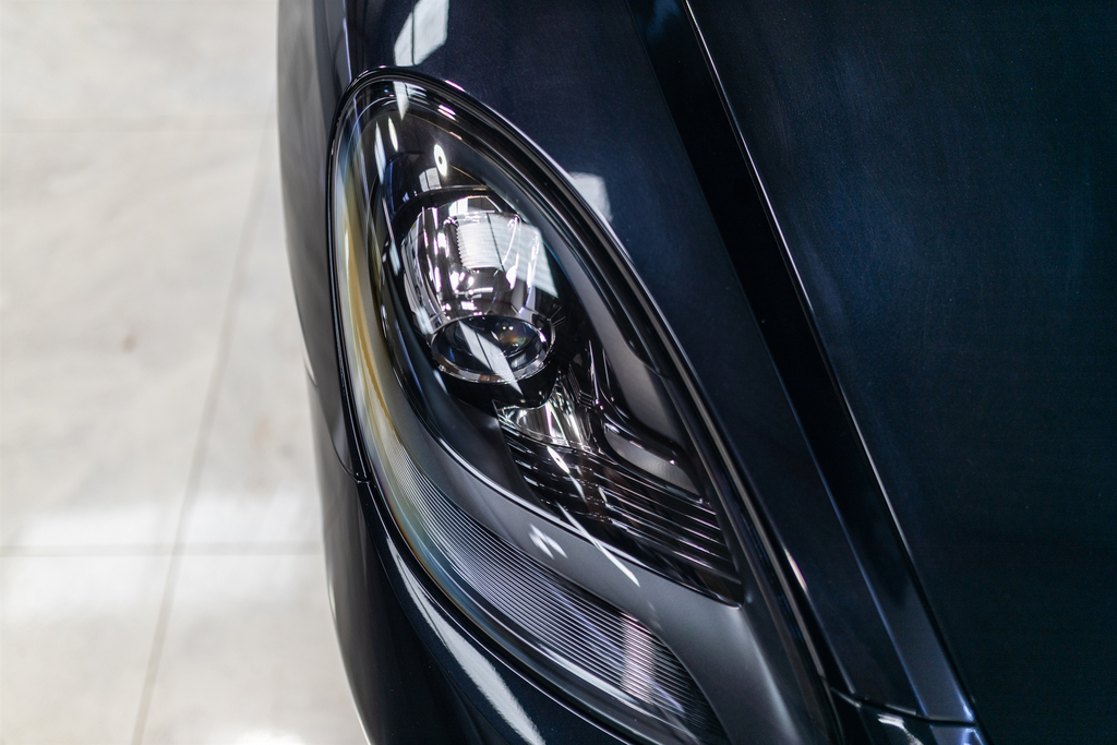 Porsche 718 Cayman 718 Cayman Gt4 Black #11