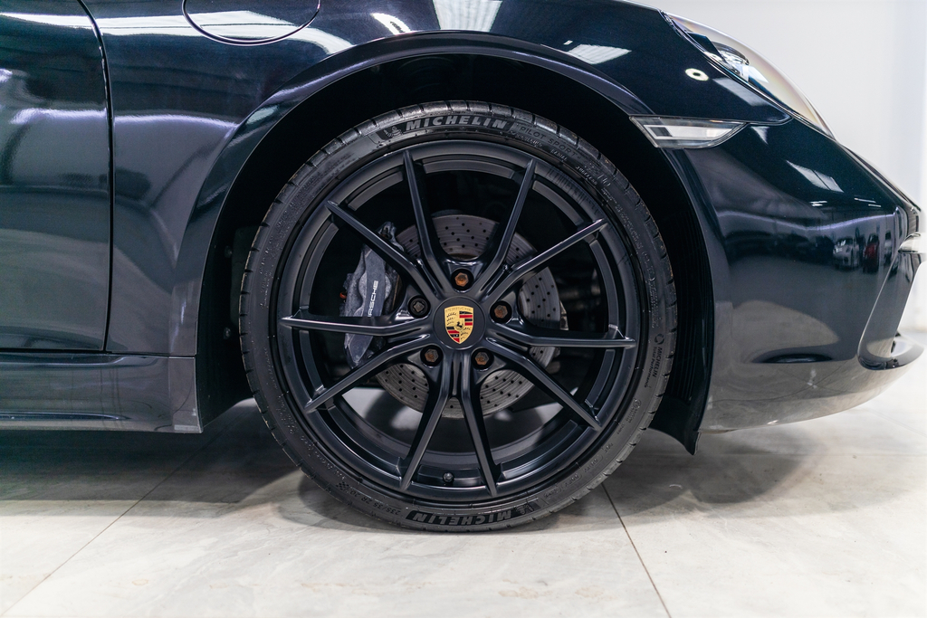 Porsche 718 Cayman 718 Cayman Gt4 Black #10