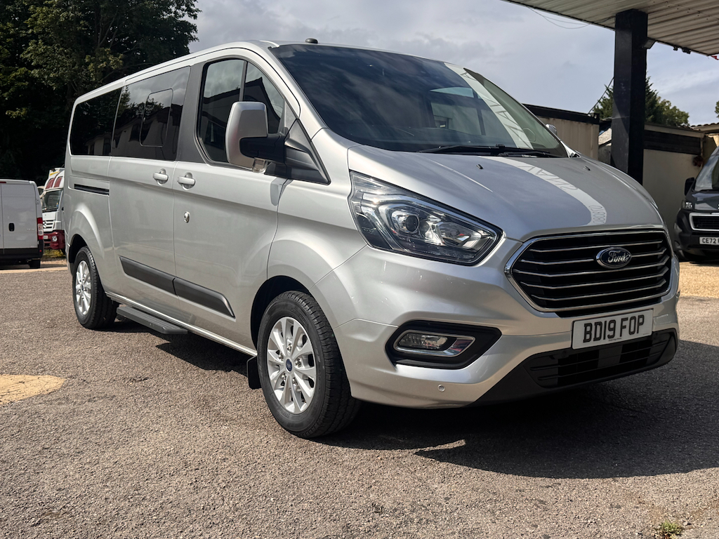 Ford Tourneo Custom 2.0L 320 Zetec Silver