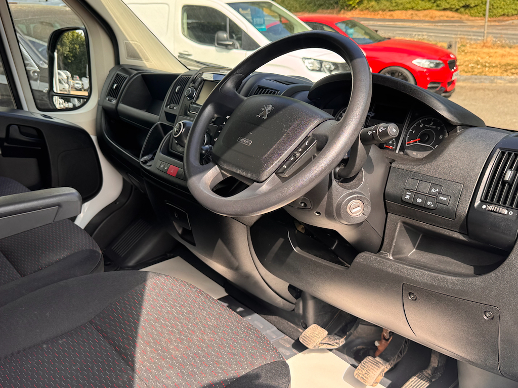 Peugeot Boxer 2.2L S Grey #10