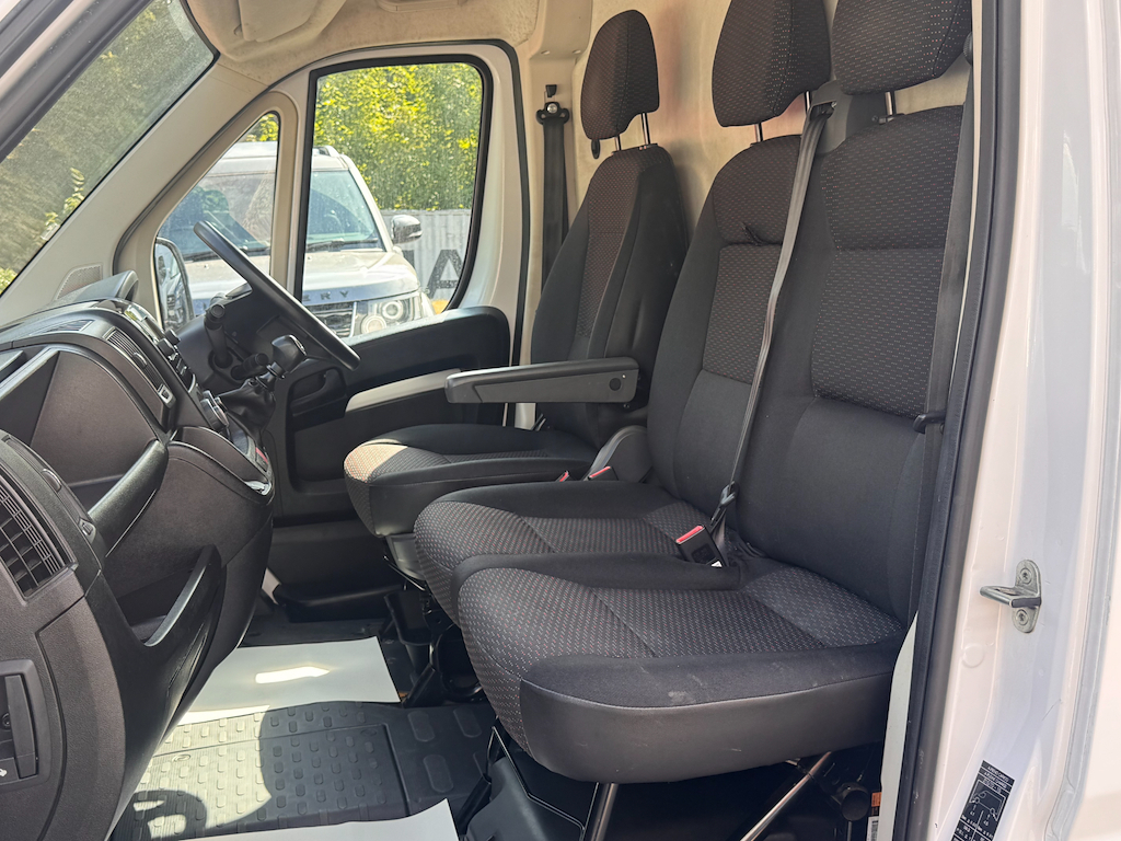 Peugeot Boxer 2.2L S Grey #11