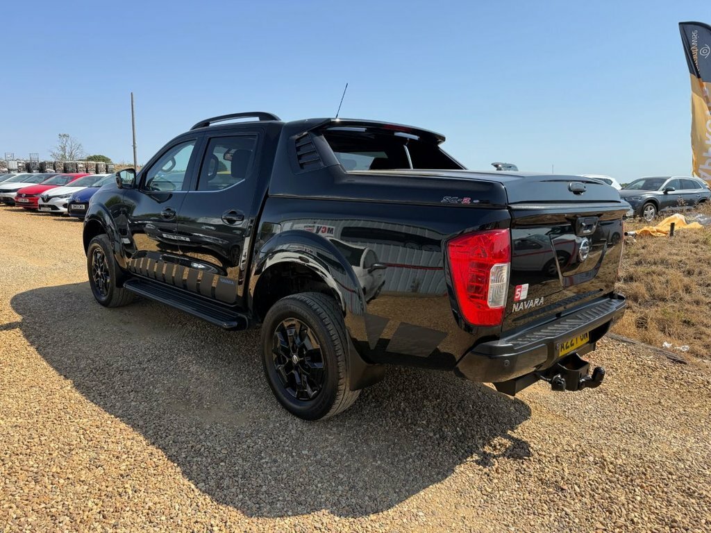 Nissan Navara 2.3L N-guard Black #6
