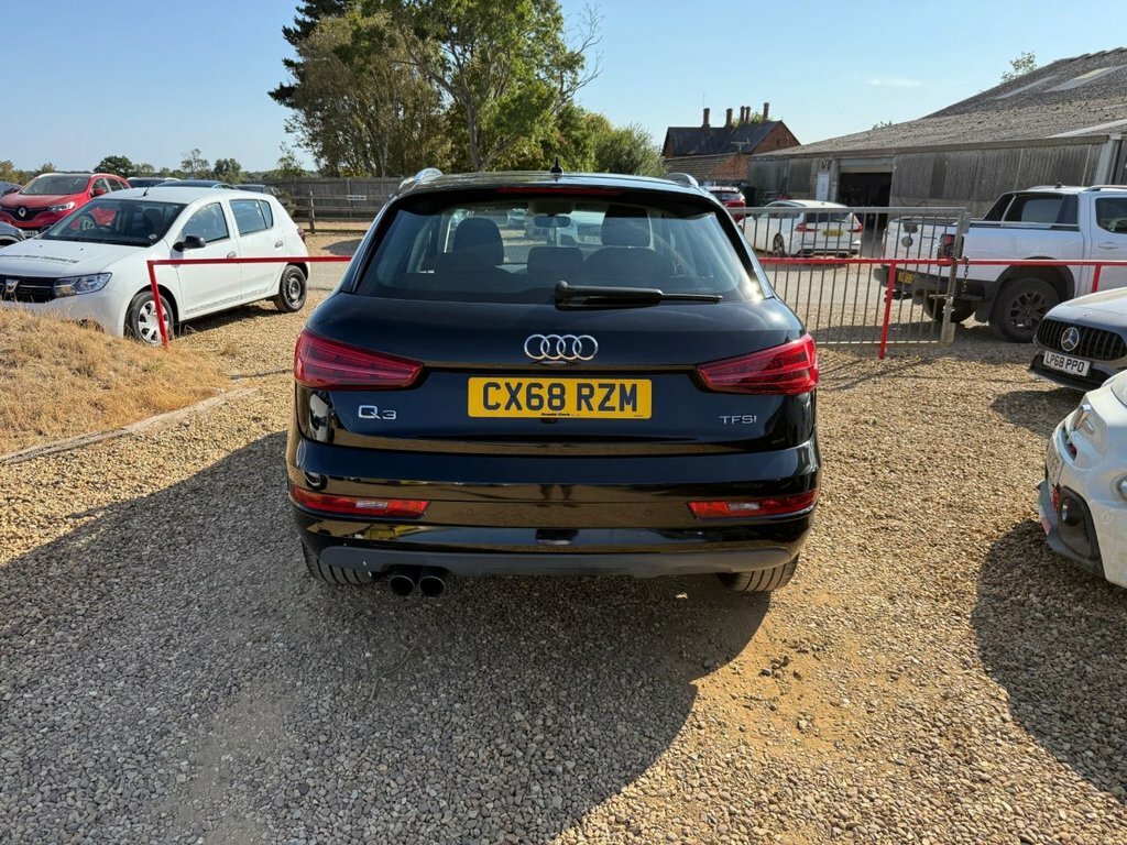 Audi Q3 1.4L Sport Black #6