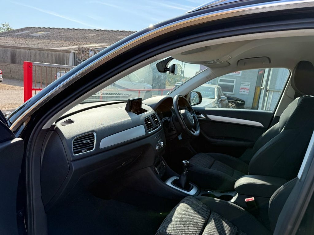 Audi Q3 1.4L Sport Black #4