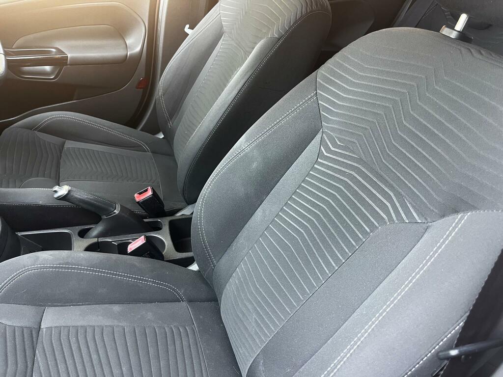 Ford Fiesta Zetec Silver #6