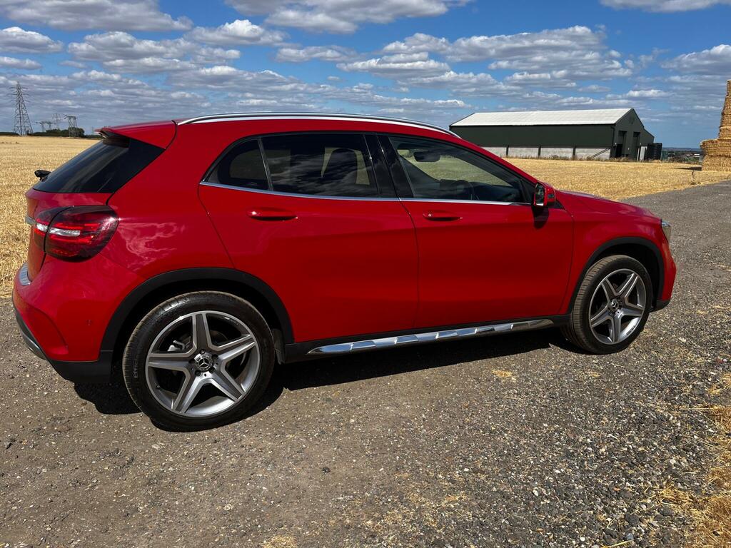 Mercedes-Benz GLA Class Amg Line Edition Red #4