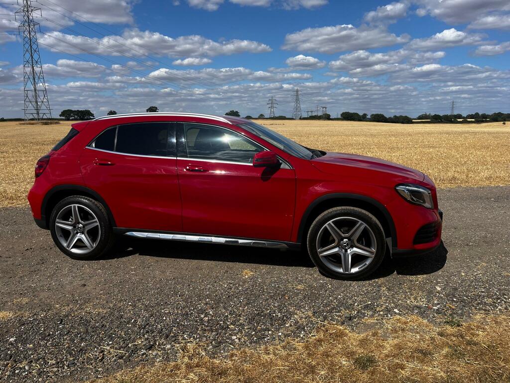 Mercedes-Benz GLA Class Amg Line Edition Red #6