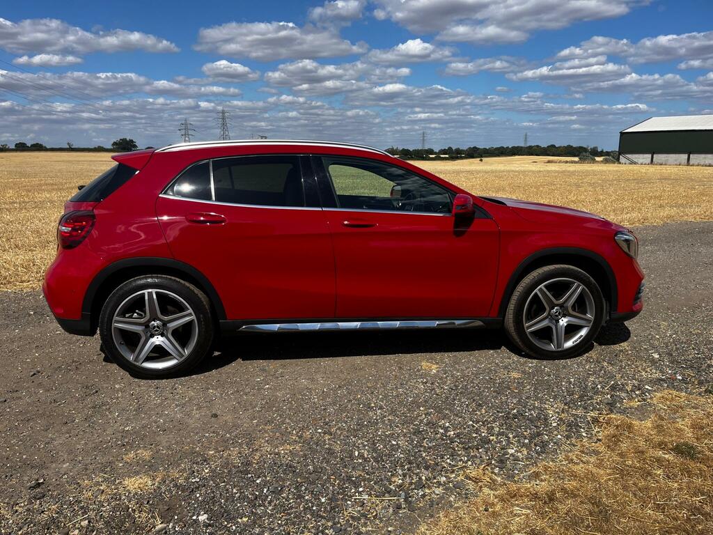 Mercedes-Benz GLA Class Amg Line Edition Red #5