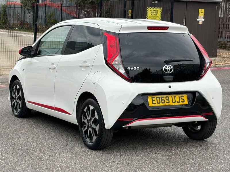 Toyota Aygo 1.0 Vvt-i X-trend Funroof EO69UJS White #2