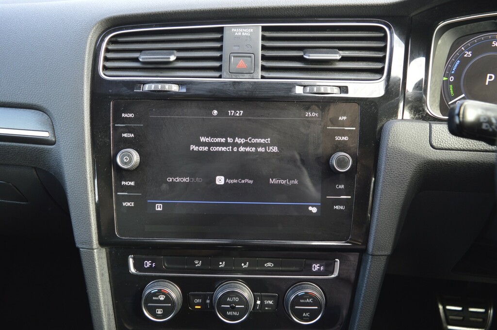 Volkswagen e-Golf Hrefused-volkswagen-golf-cardiff-glamorgan-5512 Blue #17