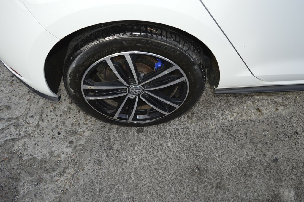 Volkswagen e-Golf Hrefused-volkswagen-golf-cardiff-glamorgan-5512 Blue #23