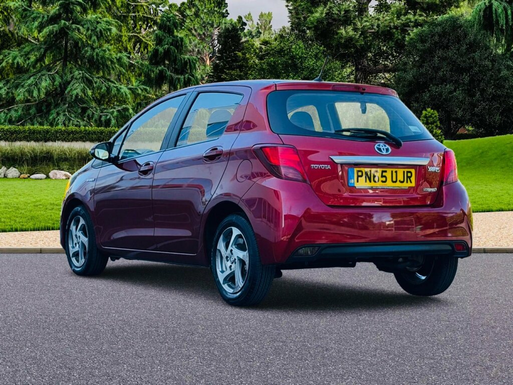 Toyota Yaris 1.5 Vvt-h Icon E-cvt Euro 6 PN65UJR Red #4
