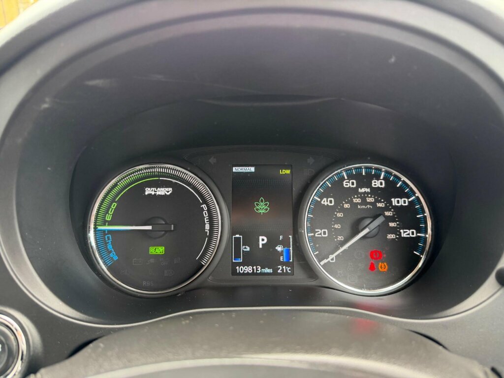 Mitsubishi Outlander 2.0H 12Kwh 4H Plug-in Cvt 4Wd Grey #25