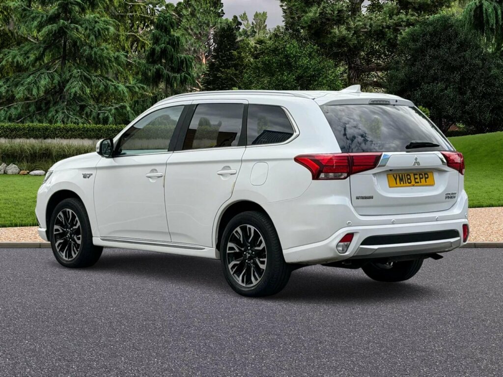 Mitsubishi Outlander 2.0H 12Kwh 4Hs Cvt 4Wd Euro 6 Ss White #4