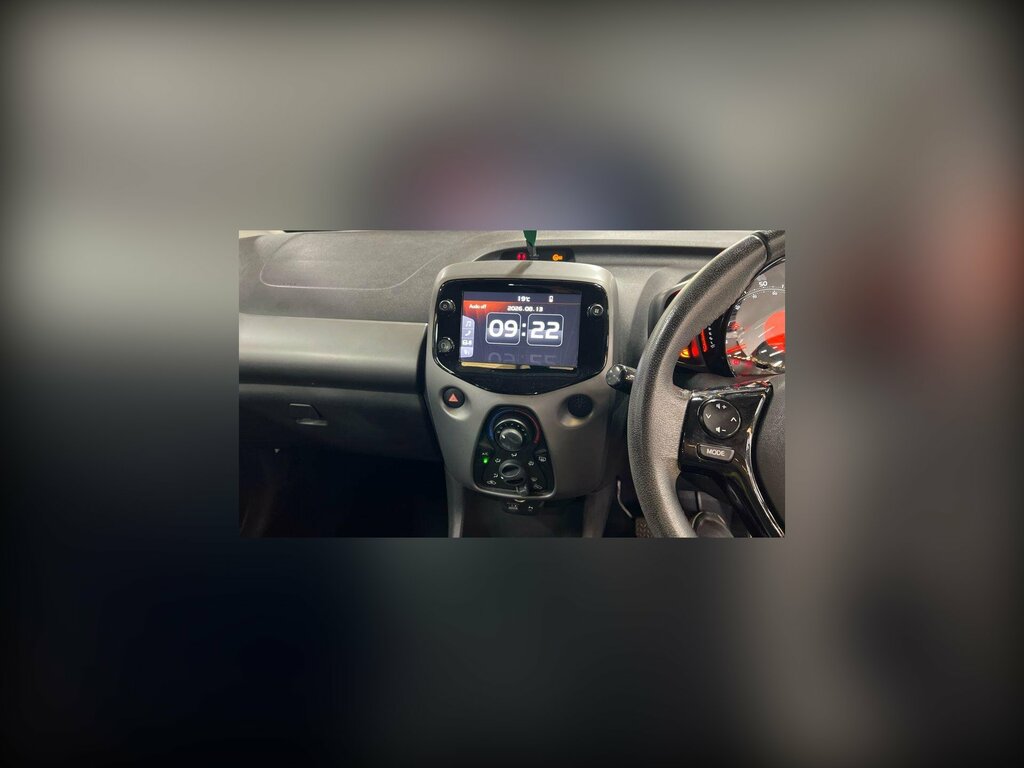 Toyota Aygo 1.0 Vvt-i X-play Euro 6 White #4