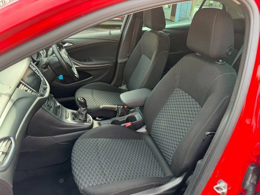 Vauxhall Astra 1.6 Cdti Ecotec Blueinjection Design Sports Tourer #11