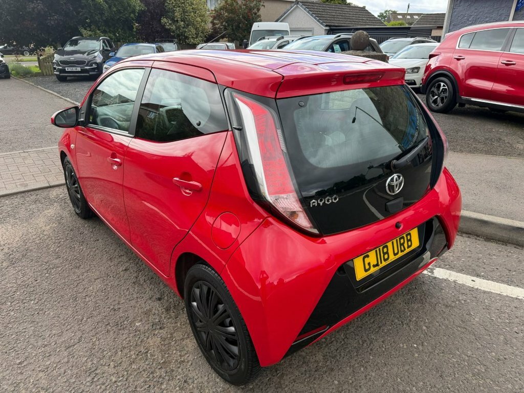Toyota Aygo 1L X-play Red #3