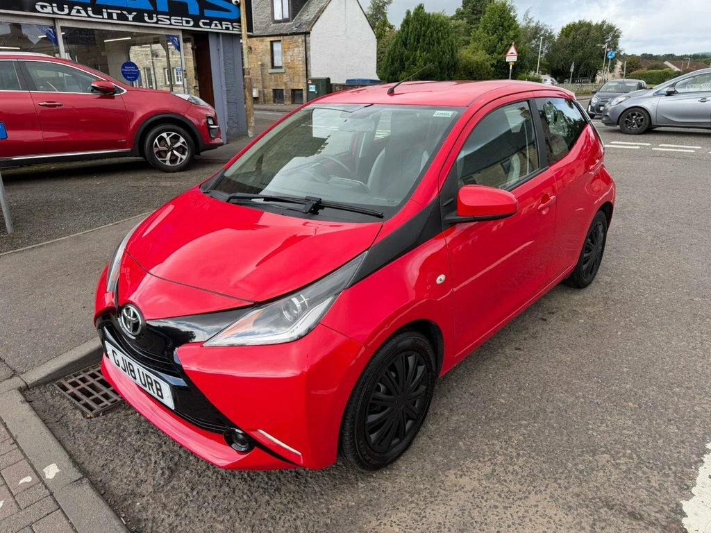 Toyota Aygo 1L X-play Red #2
