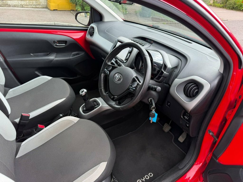 Toyota Aygo 1.0 Vvt-i X-press Hatchback White #8