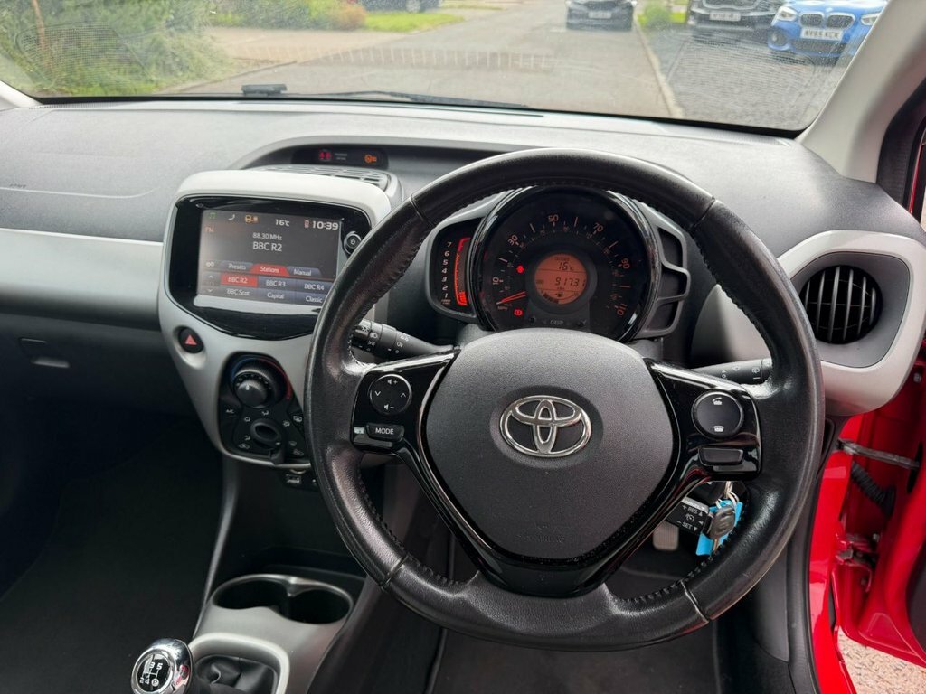 Toyota Aygo 1.0 Vvt-i X-press Hatchback White #9