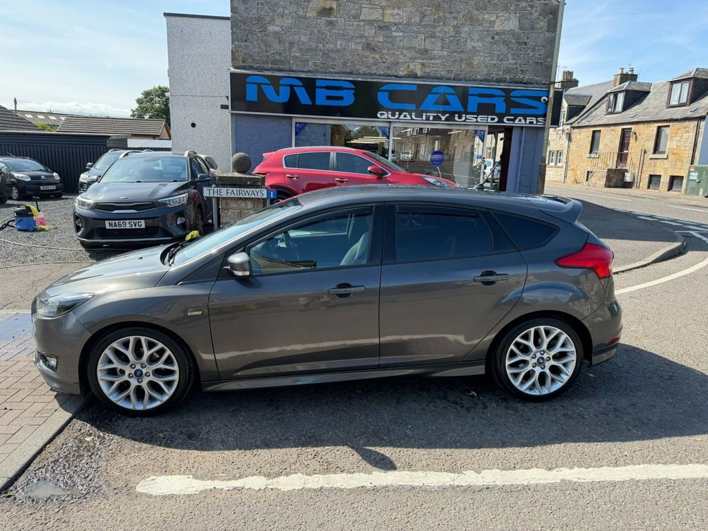 Ford Focus 1L St-line Grey