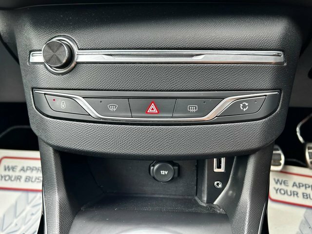 Peugeot 308 1.2 Puretech 130 Allure White #32
