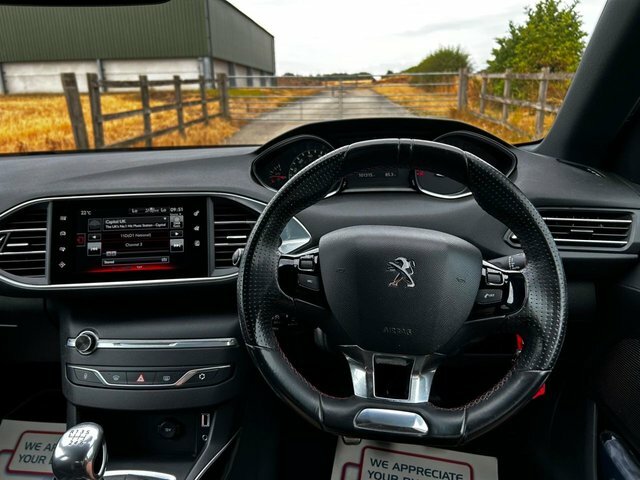 Peugeot 308 1.2 Puretech 130 Allure White #22