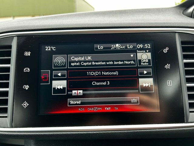 Peugeot 308 1.2 Puretech 130 Allure White #24