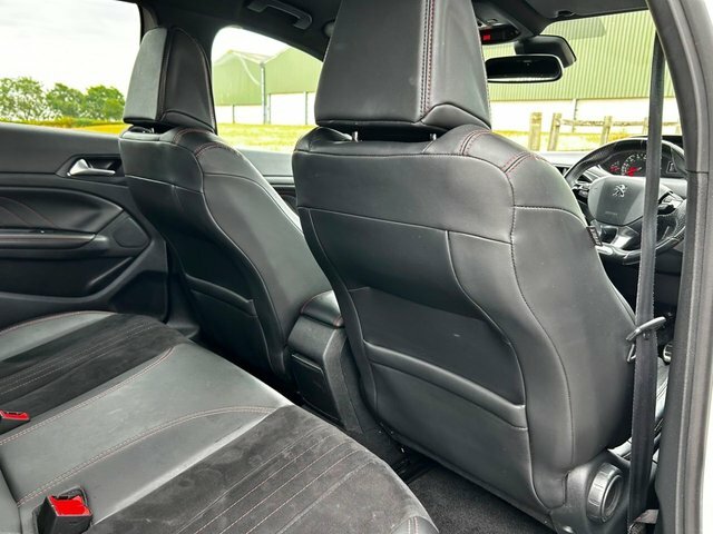 Peugeot 308 1.2 Puretech 130 Allure White #35
