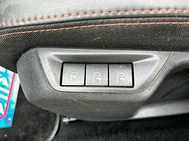 Peugeot 308 1.2 Puretech 130 Allure White #26