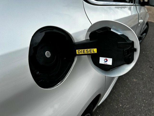 Peugeot 308 1.2 Puretech 130 Allure White #45