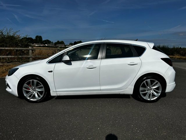 Vauxhall Astra 1.7 Cdti Tech Line Gt Hatchback White #2